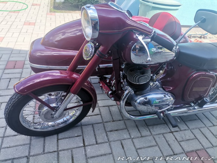 Jawa 350 360 panelka a side 1973