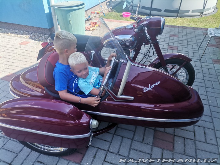 Jawa 350 360 panelka a side 1973