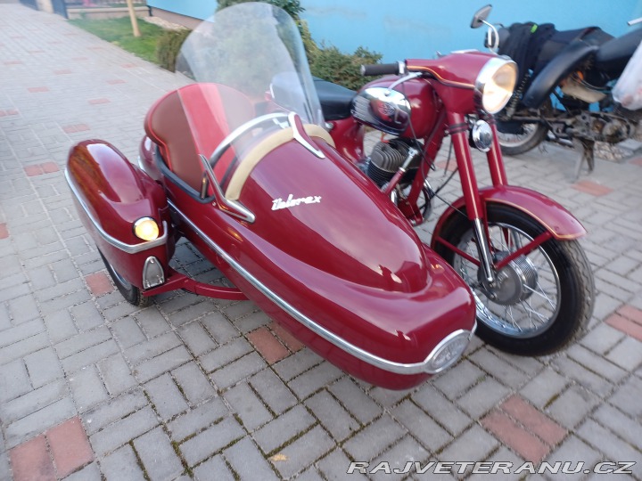 Jawa 350 360 panelka a side 1973