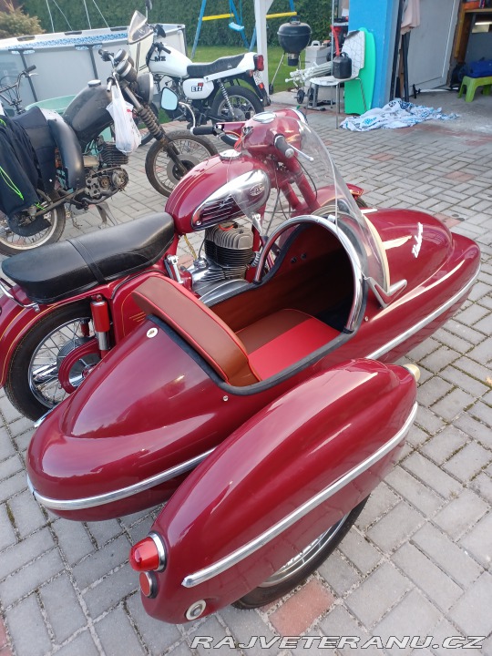 Jawa 350 360 panelka a side 1973