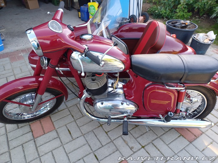 Jawa 350 360 panelka a side 1973