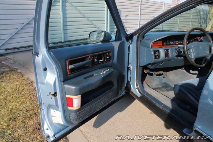 Oldsmobile Ostatní modely Custom Cruiser 5.0 1992
