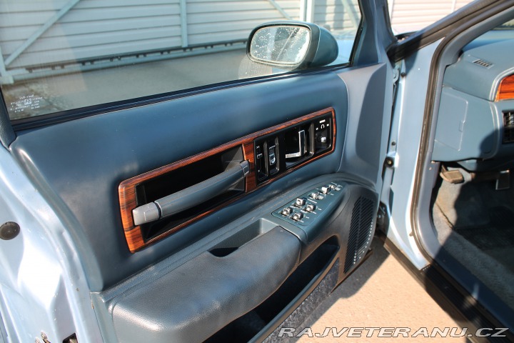 Oldsmobile Ostatní modely Custom Cruiser 5.0 1992