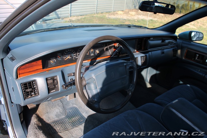 Oldsmobile Ostatní modely Custom Cruiser 5.0 1992