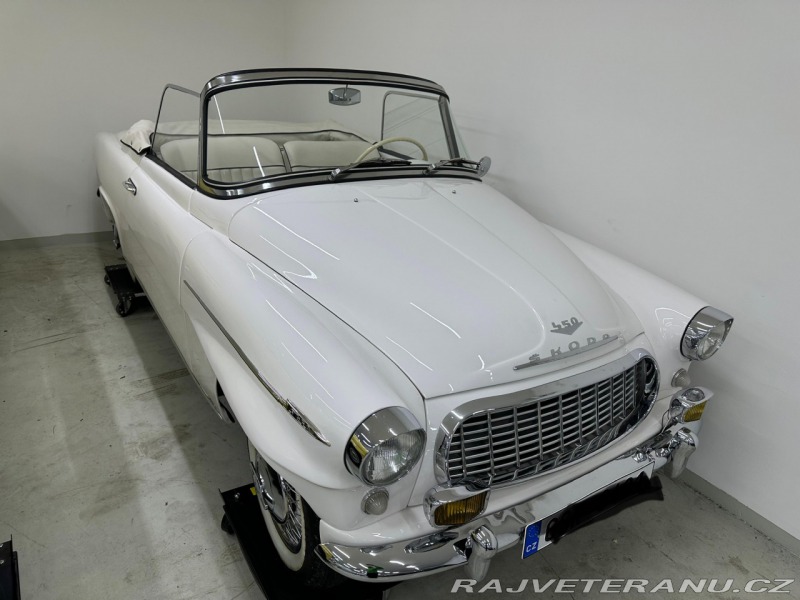 Škoda 450 