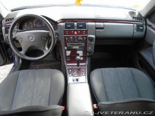 Mercedes-Benz E W 210 2000
