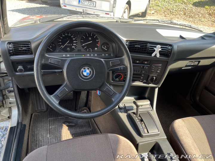 BMW 3 316 i automat 1988