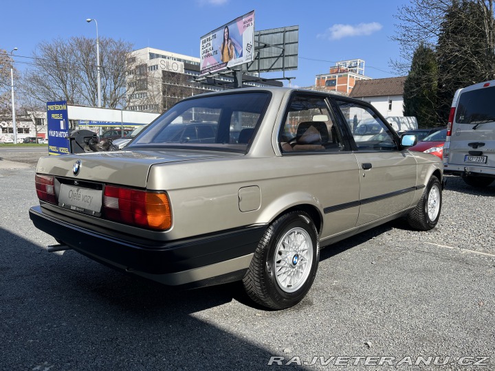 BMW 3 316 i automat 1988
