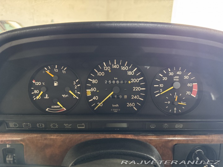 Mercedes-Benz 560 W126 560 SEL 1988