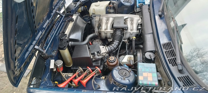 BMW 3 316i / e30 / 4dv 1990