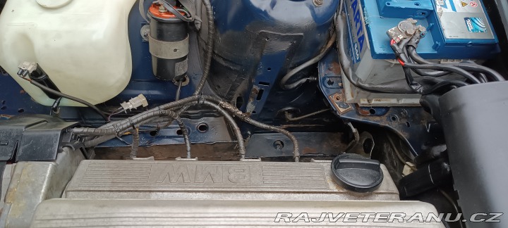 BMW 3 316i / e30 / 4dv 1990