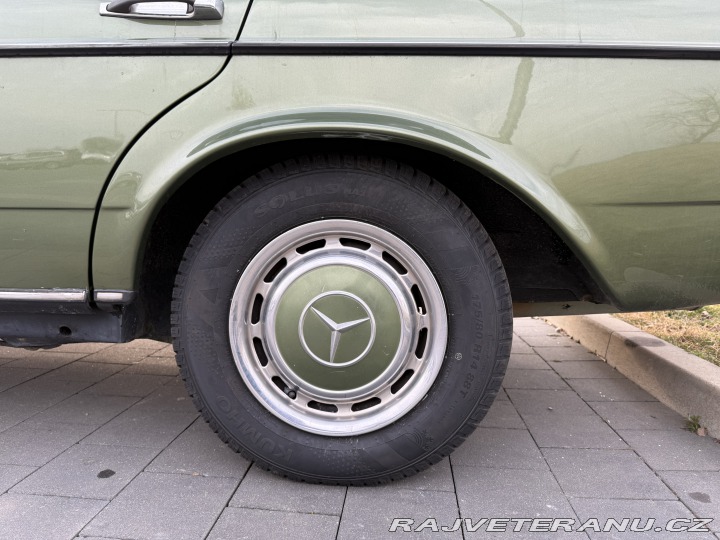 Mercedes-Benz 200 w124 200D 1980