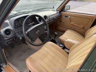 Mercedes-Benz 200 w124 200D 1980