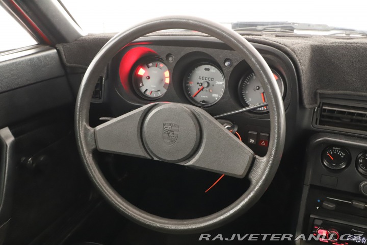 Porsche 924 1977