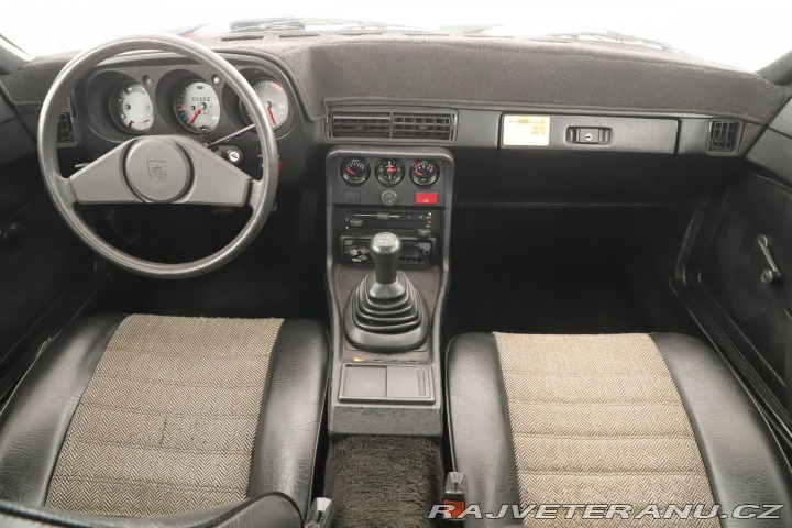 Porsche 924 1977