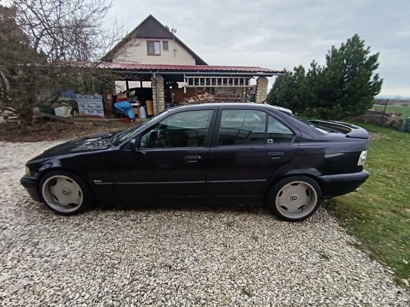 BMW 3 320i,E36