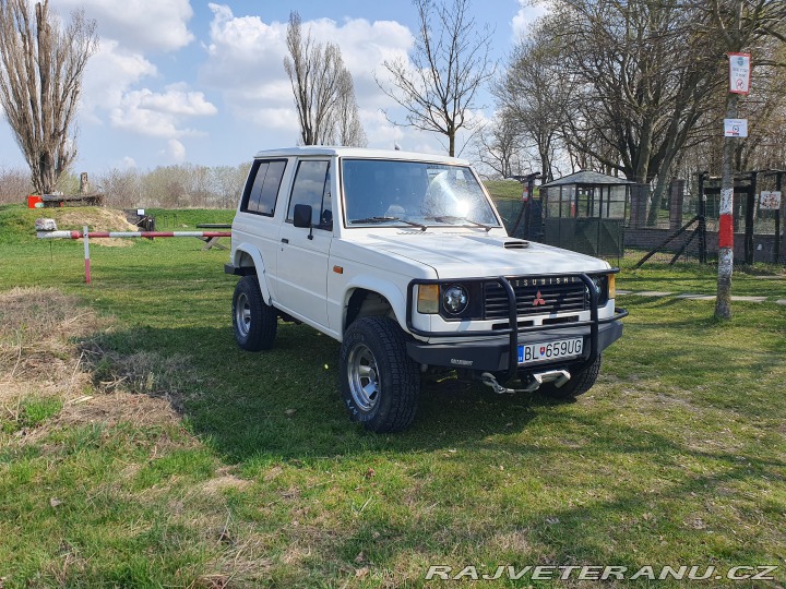 Mitsubishi Pajero 1990