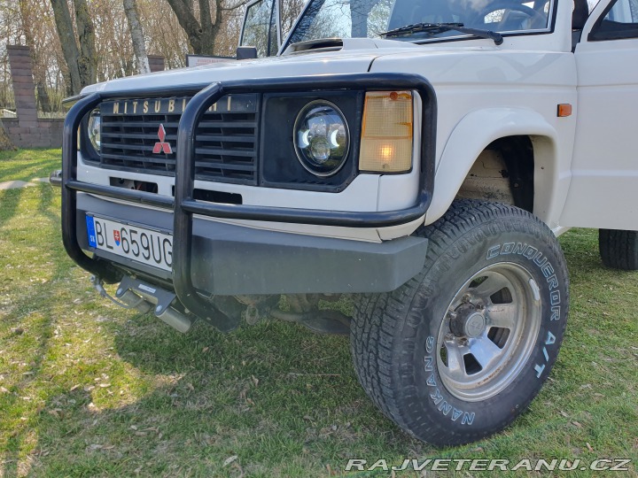 Mitsubishi Pajero 1990