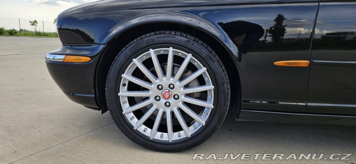 Jaguar XJ XJ 8 L 4.2 V8 2005