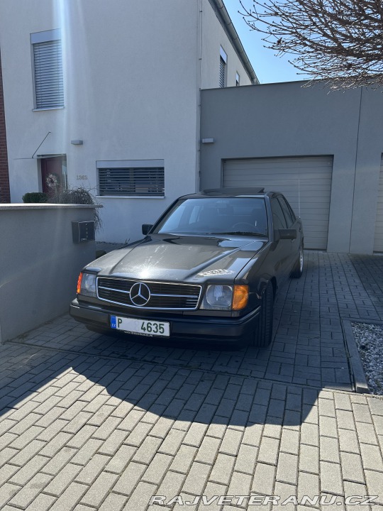 Mercedes-Benz 230 W124 1985