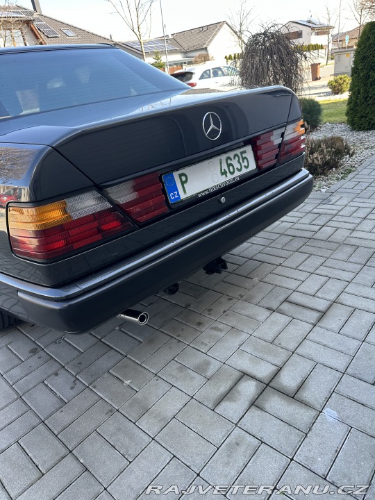 Mercedes-Benz 230 W124 1985