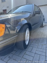 Mercedes-Benz 230 W124 1985