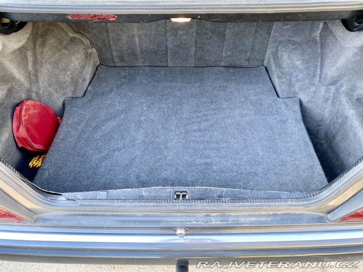 Mercedes-Benz 230 124 1990