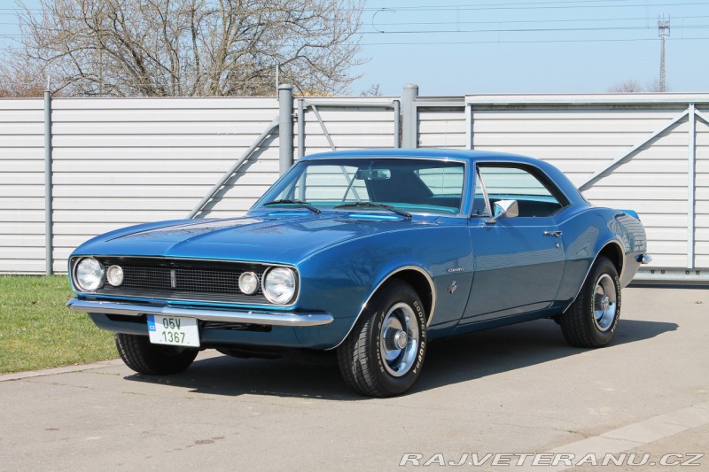Chevrolet Camaro 327 V8, manuál