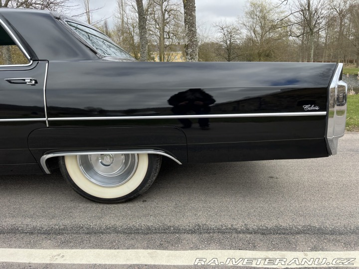 Cadillac Ostatní modely Calais Hardtop Sedan 1965
