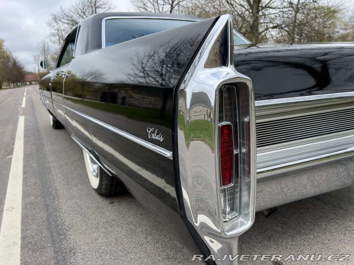 Cadillac Ostatní modely Calais Hardtop Sedan 1965
