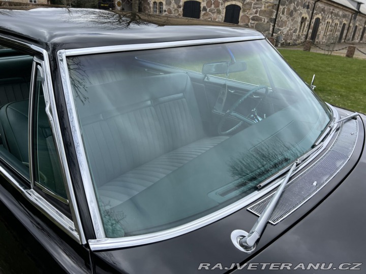 Cadillac Ostatní modely Calais Hardtop Sedan 1965