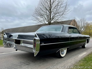 Cadillac Ostatní modely Calais Hardtop Sedan 1965