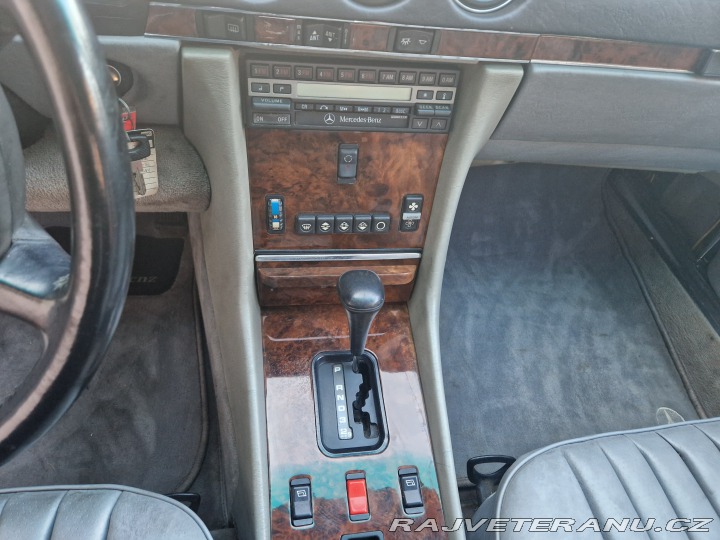 Mercedes-Benz SL SL560 1986