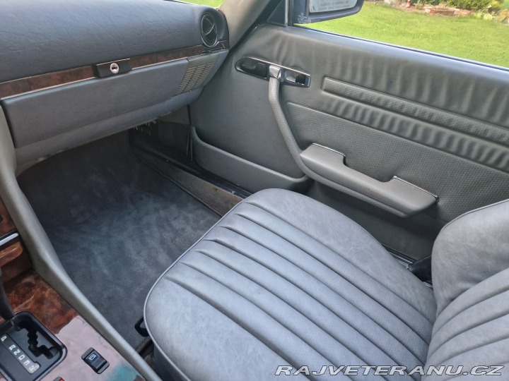 Mercedes-Benz SL SL560 1986