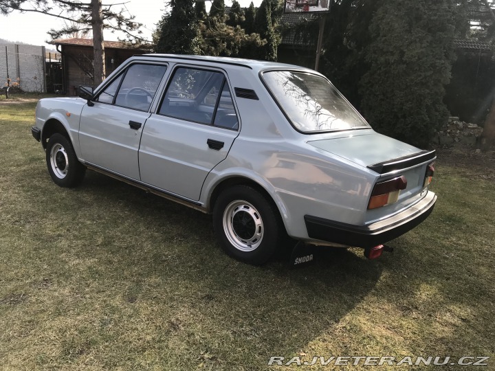 Škoda 105 1987