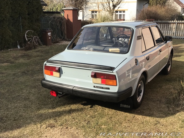 Škoda 105 1987