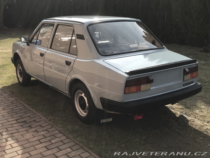 Škoda 105 1987