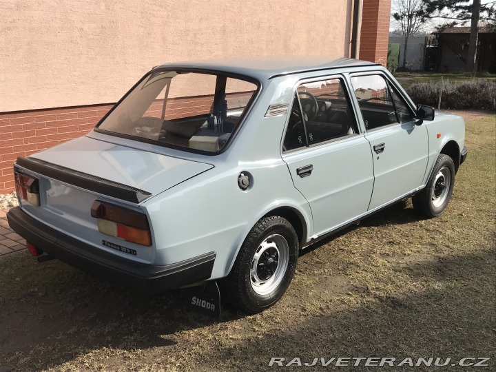 Škoda 105 1987