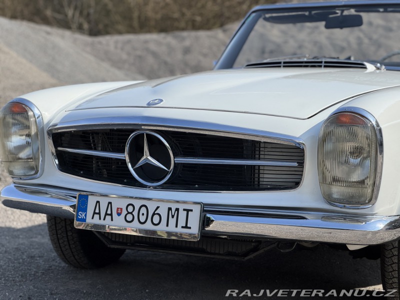 Mercedes-Benz 280 W113