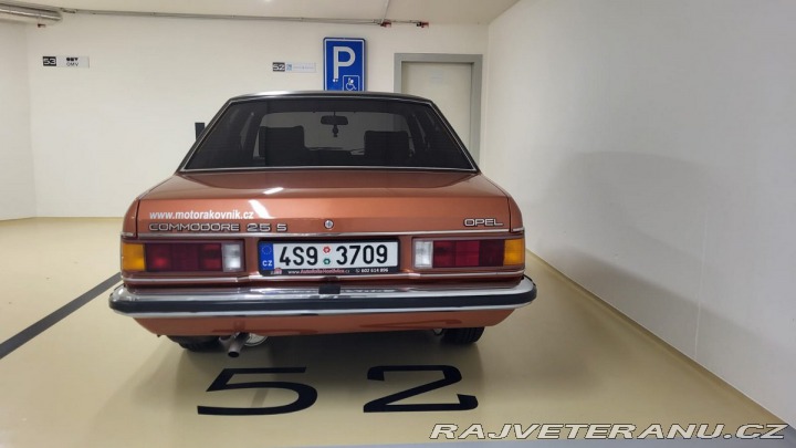 Opel Commodore 2.5 6válec Rezervace 1979