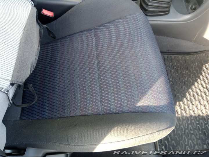 Mazda 323  1996
