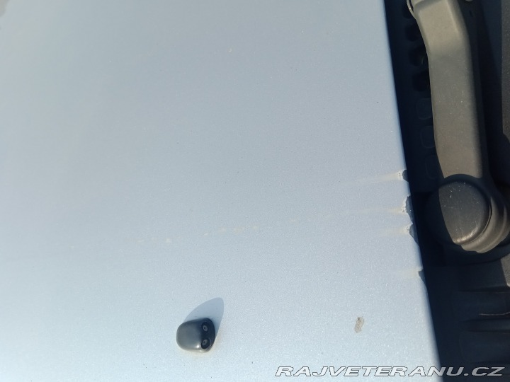 Mazda 323  1996