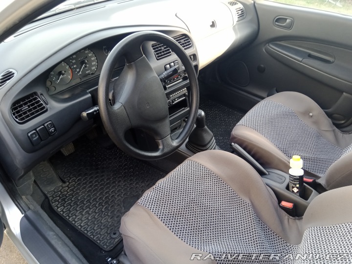 Mazda 323  1996