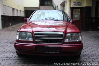 Mercedes-Benz 300 124 300 CE-24V 1993