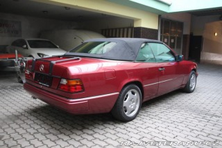 Mercedes-Benz 300 124 300 CE-24V 1993