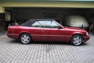 Mercedes-Benz 300 124 300 CE-24V 1993