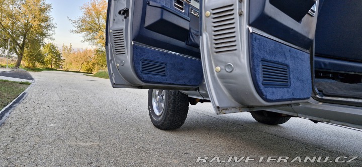 Chevrolet Suburban K10 4x4 1984