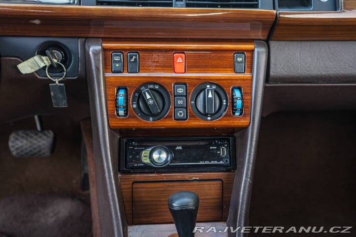 Mercedes-Benz 300 W124 300 CE 1989