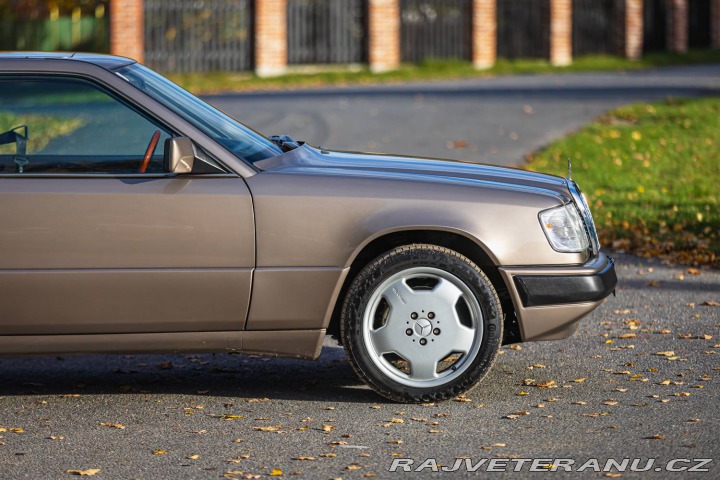 Mercedes-Benz 300 W124 300 CE 1989