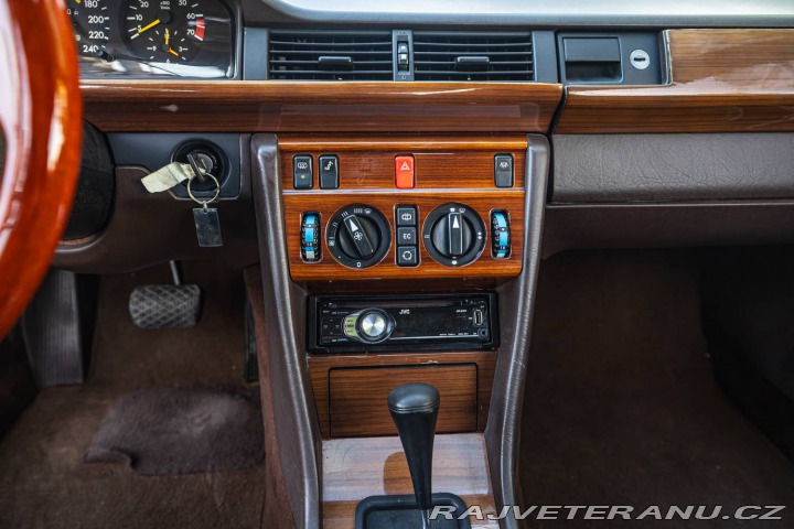 Mercedes-Benz 300 W124 300 CE 1989